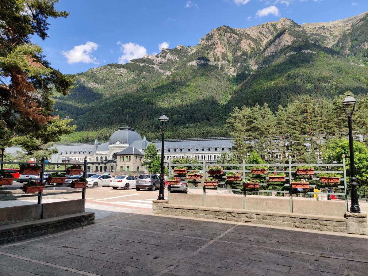 "Leo Pixel" Avairent Canfranc Estacion Lejlighed Eksteriør billede