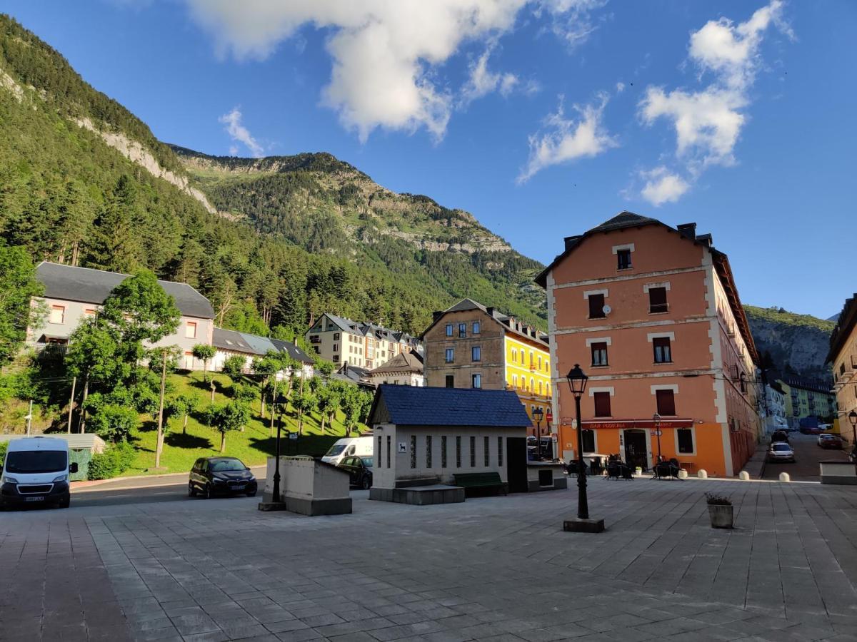 "Leo Pixel" Avairent Canfranc Estacion Lejlighed Eksteriør billede